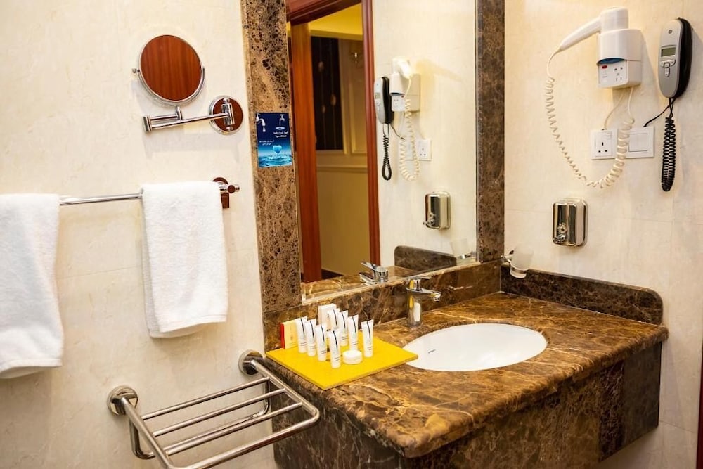 فندق ميرال كراون(Meral Crown Hotel) 59/62