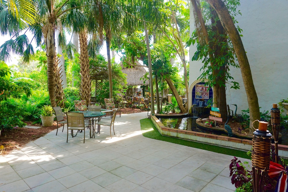 Riverside Apartments By The Beach 11/54