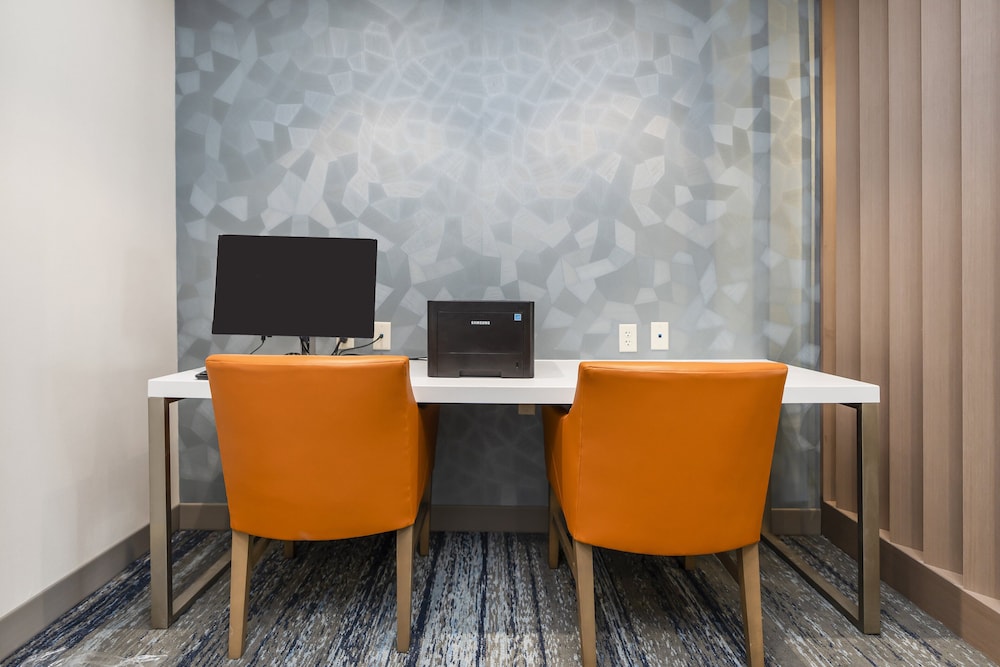 Holiday Inn Express Hotel & Suites Peru - Lasalle Area 58/66
