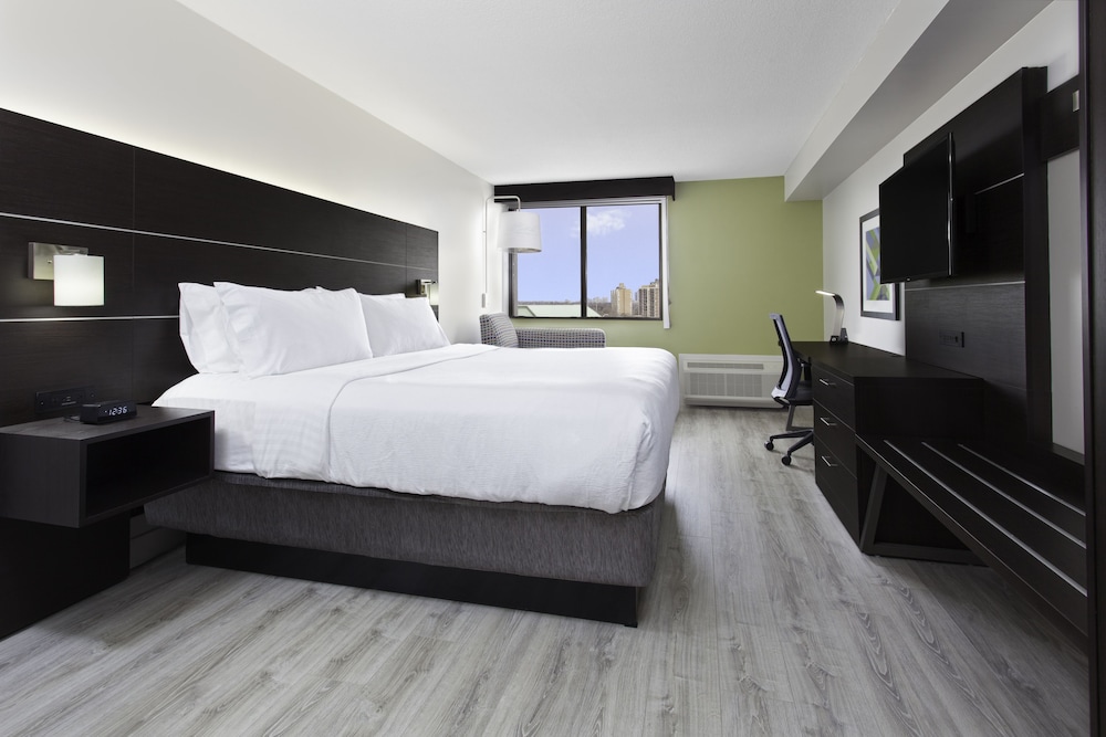Holiday Inn Express & Suites Mississauga-Toronto Southwest, an IHG Hotel 25/71