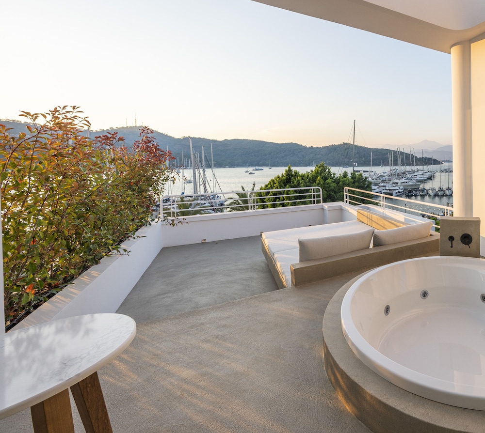 Yacht Classic Hotel - Boutique Class 60/88