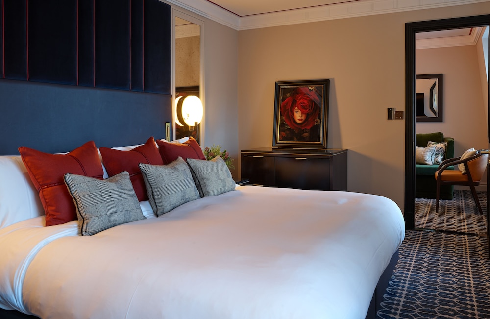 The Mayfair Townhouse – an Iconic Luxury Hotel 28/66