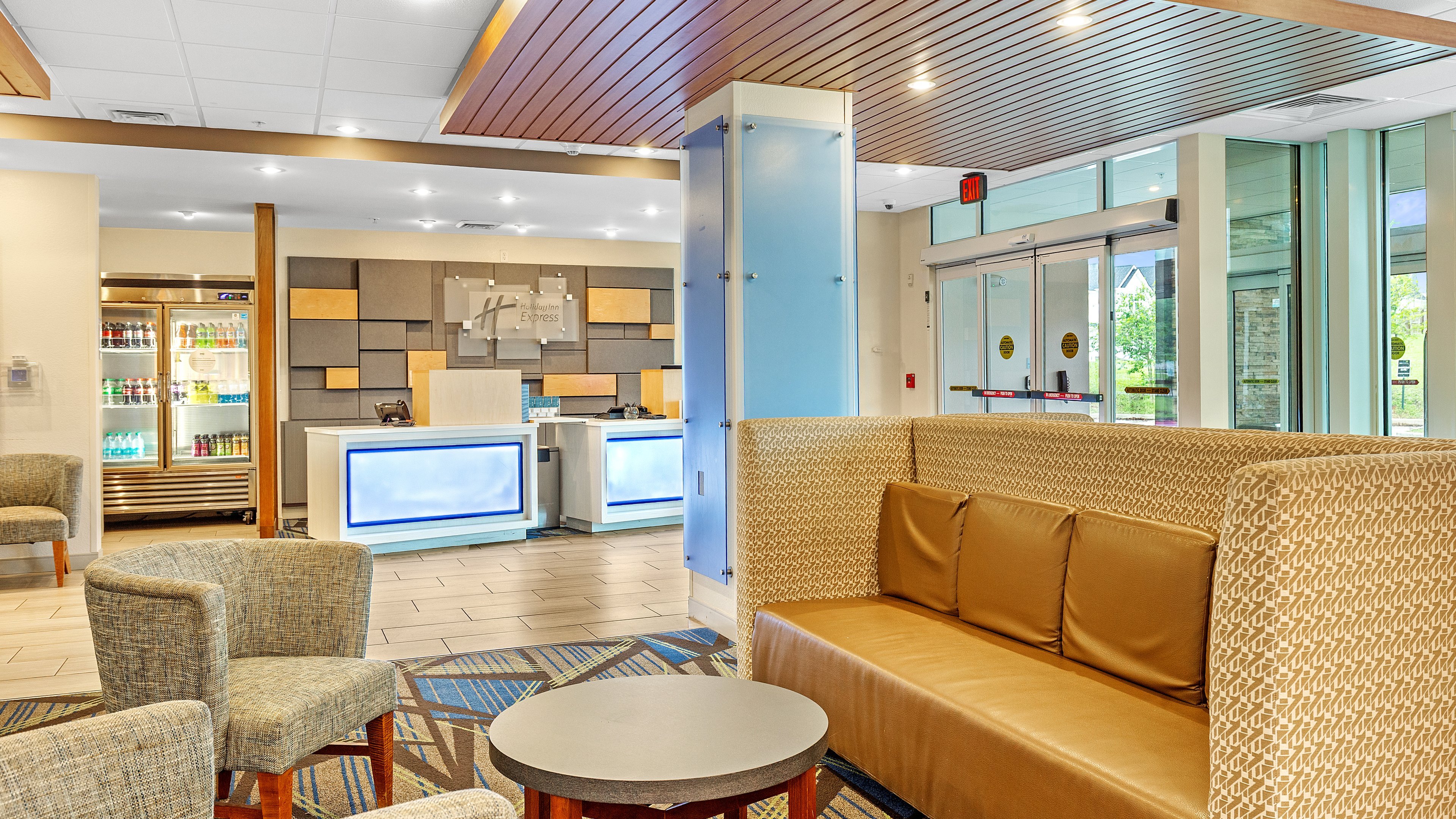 Holiday Inn Express Suites Mobile University Area 4/33