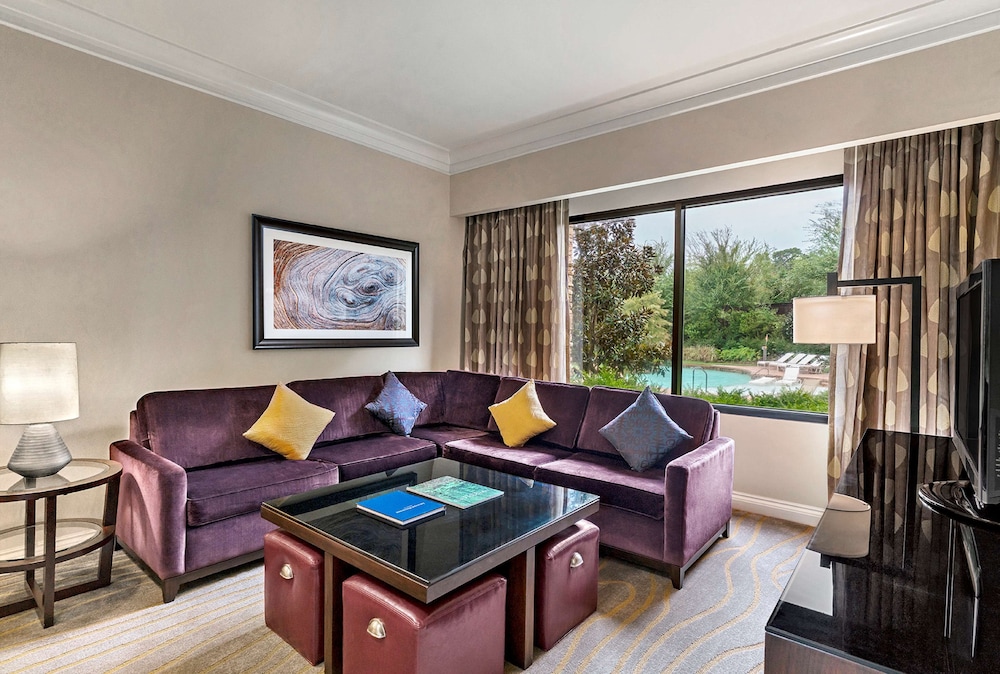 The Woodlands Resort, Curio Collection by Hilton 25/38