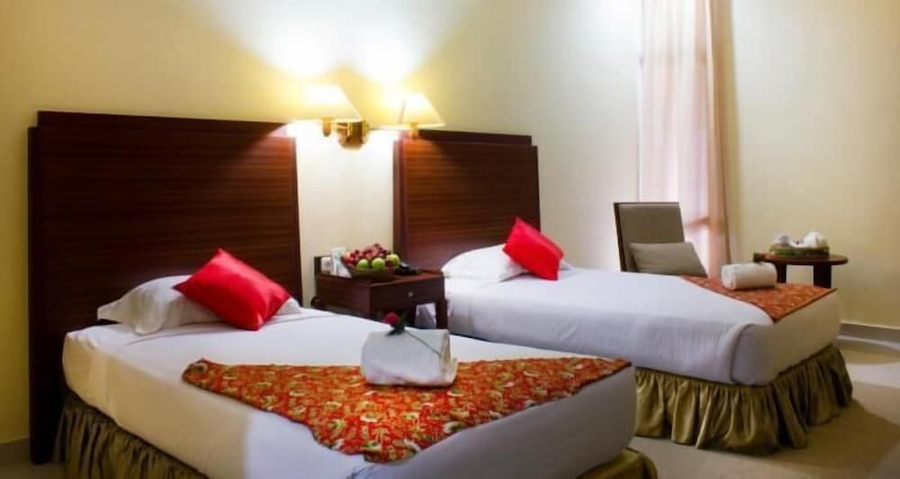 HOTEL MARIAT SORONG 32/54