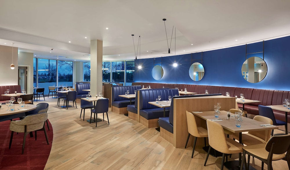 HYATT PLACE LONDON HEATHROW AIRPORT 60/77