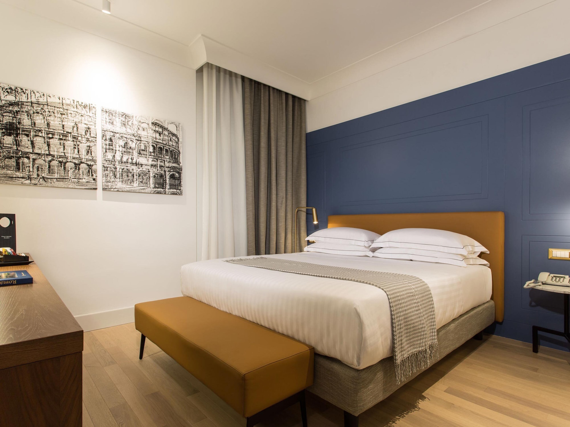 Suite, Queen Bed, Sofa, Separate Building