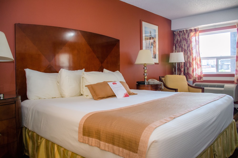 Ramada by Wyndham Medicine Hat 32/75