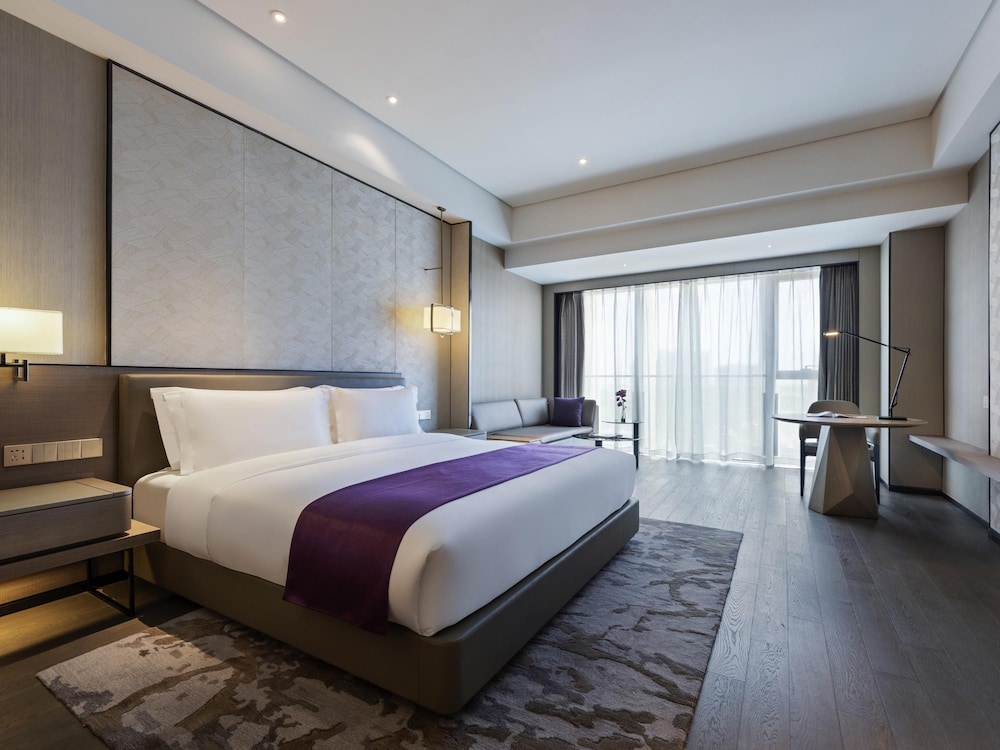 Grand Mercure Shanghai Lingang 8/50