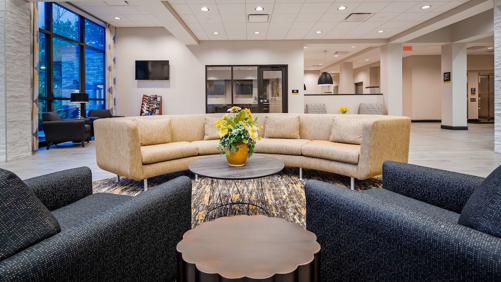 Best Western Plus Cranberry-Pittsburgh North 35/52