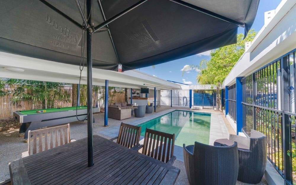 The Cosmopolitan Motel Serviced Apartments 32/48
