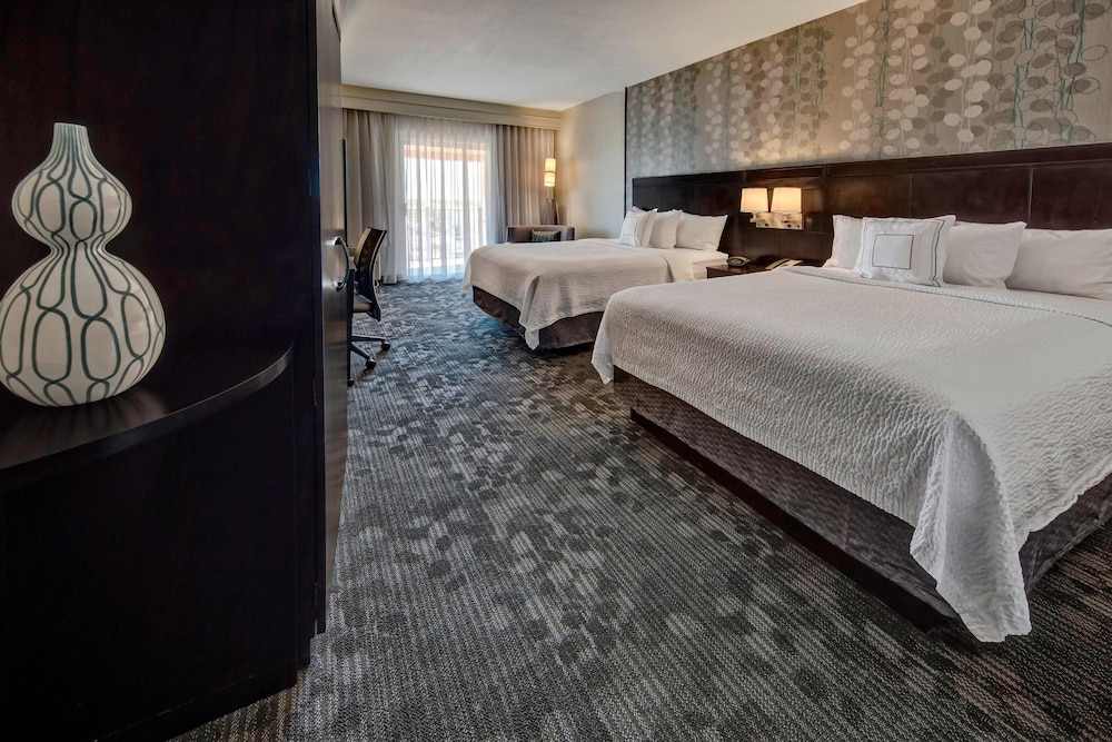 Courtyard By Marriott Midland 13/51