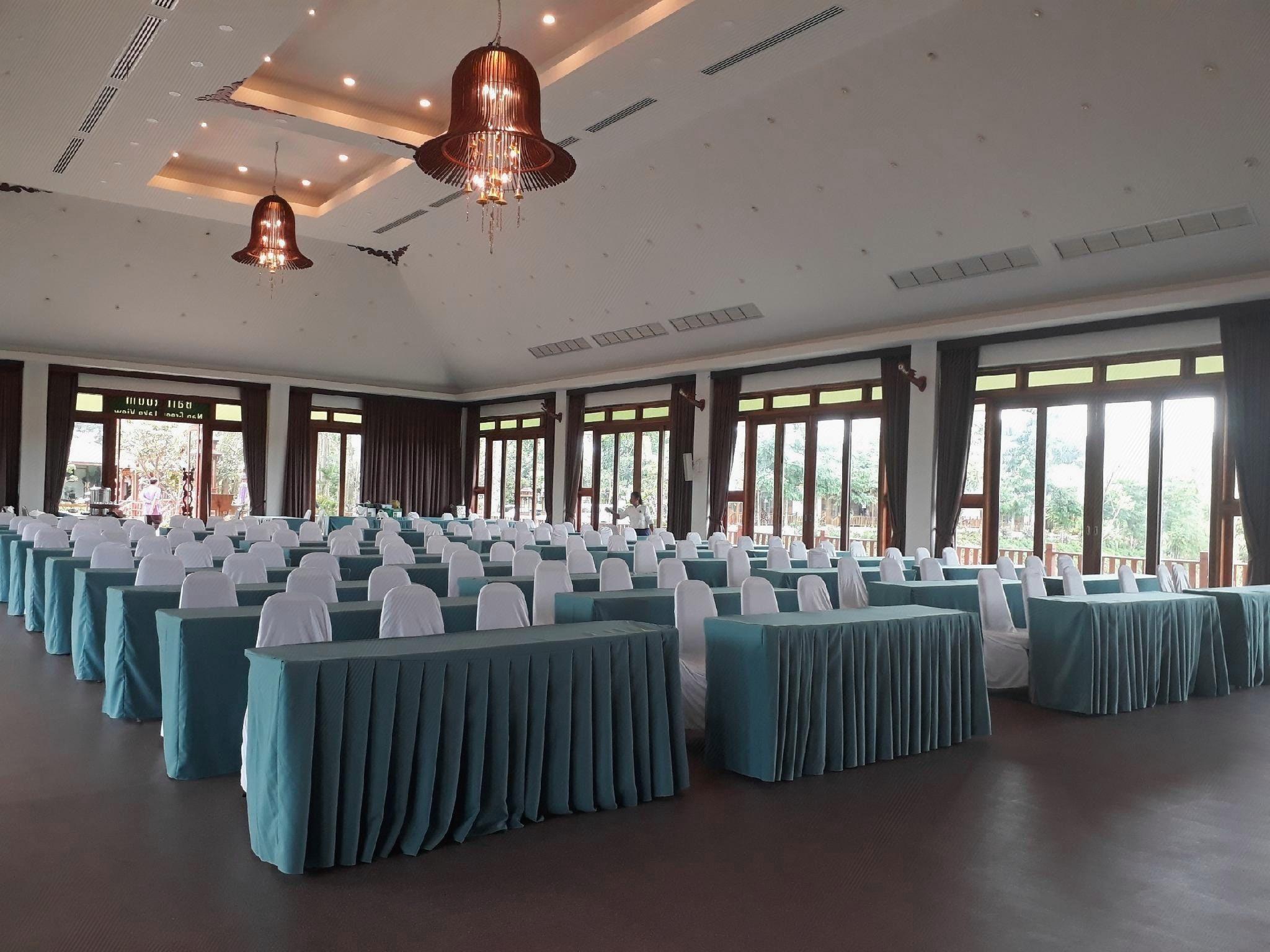 Nan Green Lake View Resort 16/25