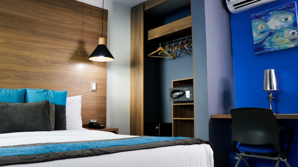 HOTEL BLUE CONCEPT 6/65