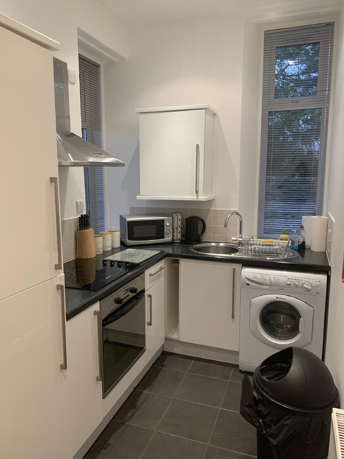 Aberdeen Serviced Apartments - The Lodge 9/13