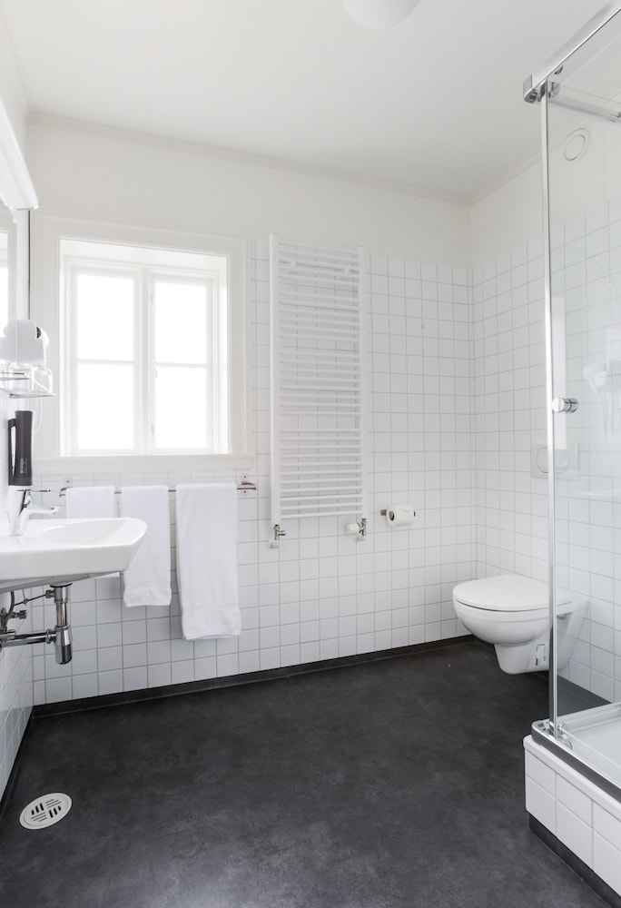 Fosshotel Eastfjords 50/50