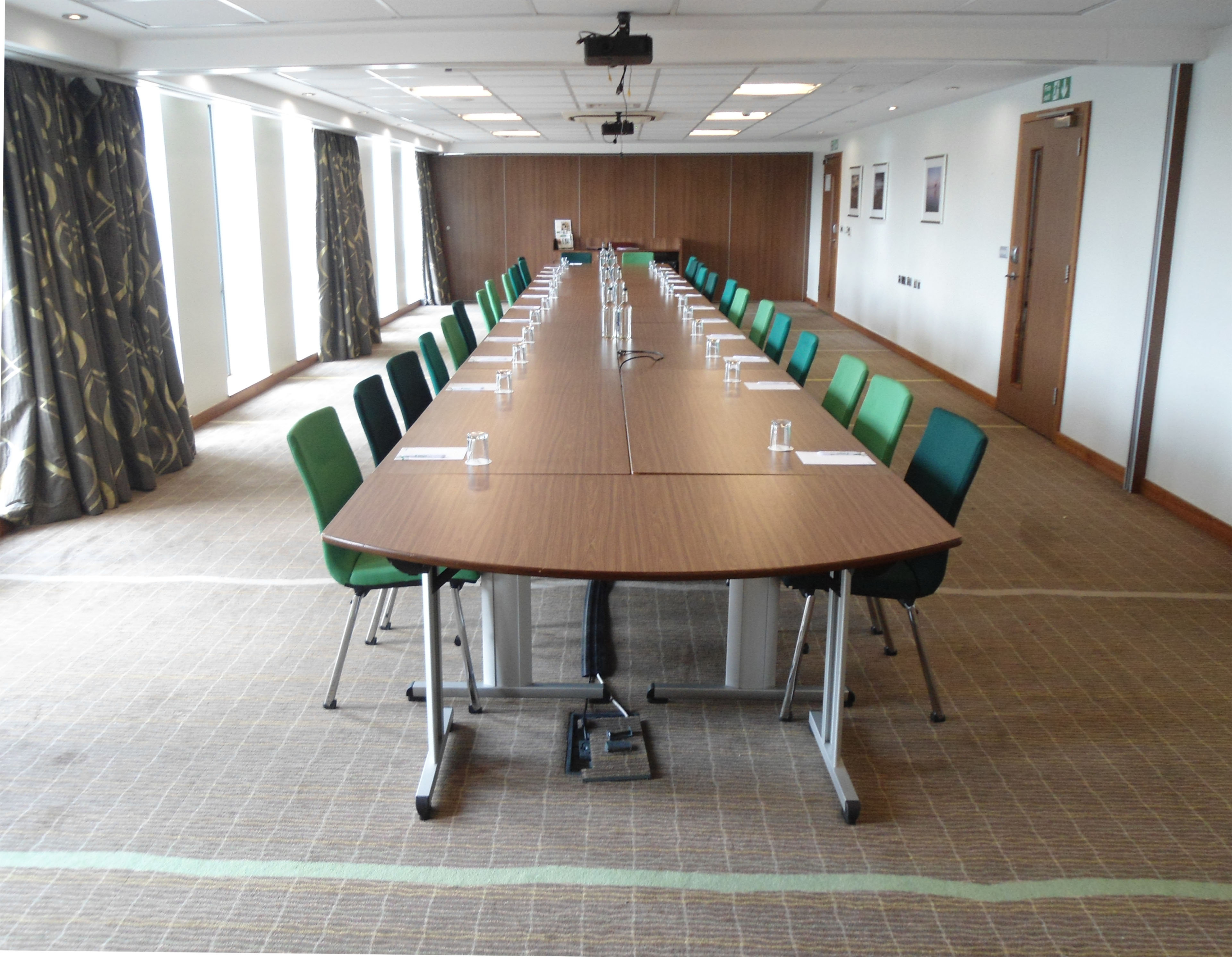 HOLIDAY INN BRISTOL CITY CENTRE 50/55