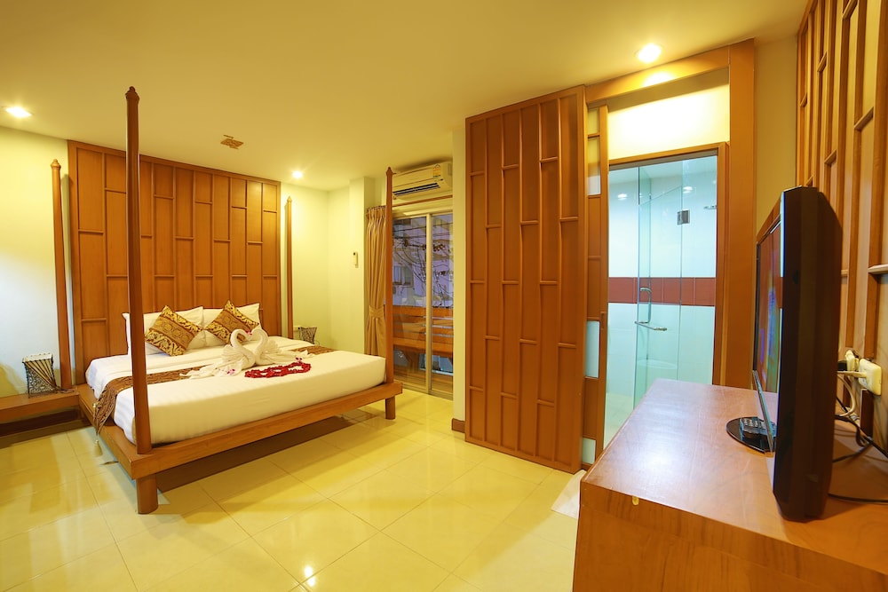 Lotus Hotel Patong 21/59