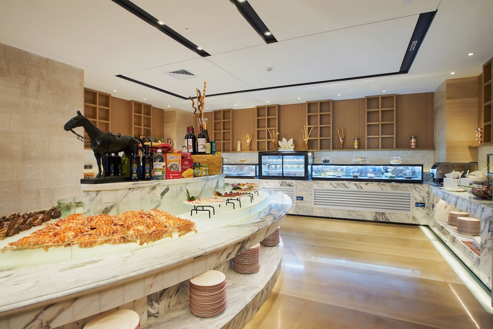 Xiamen Airlines Lakeside Hotel 12/50