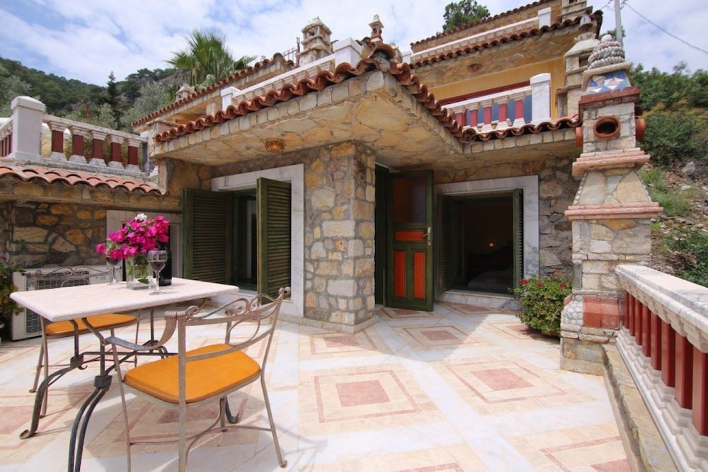Villa Symbola 7/45