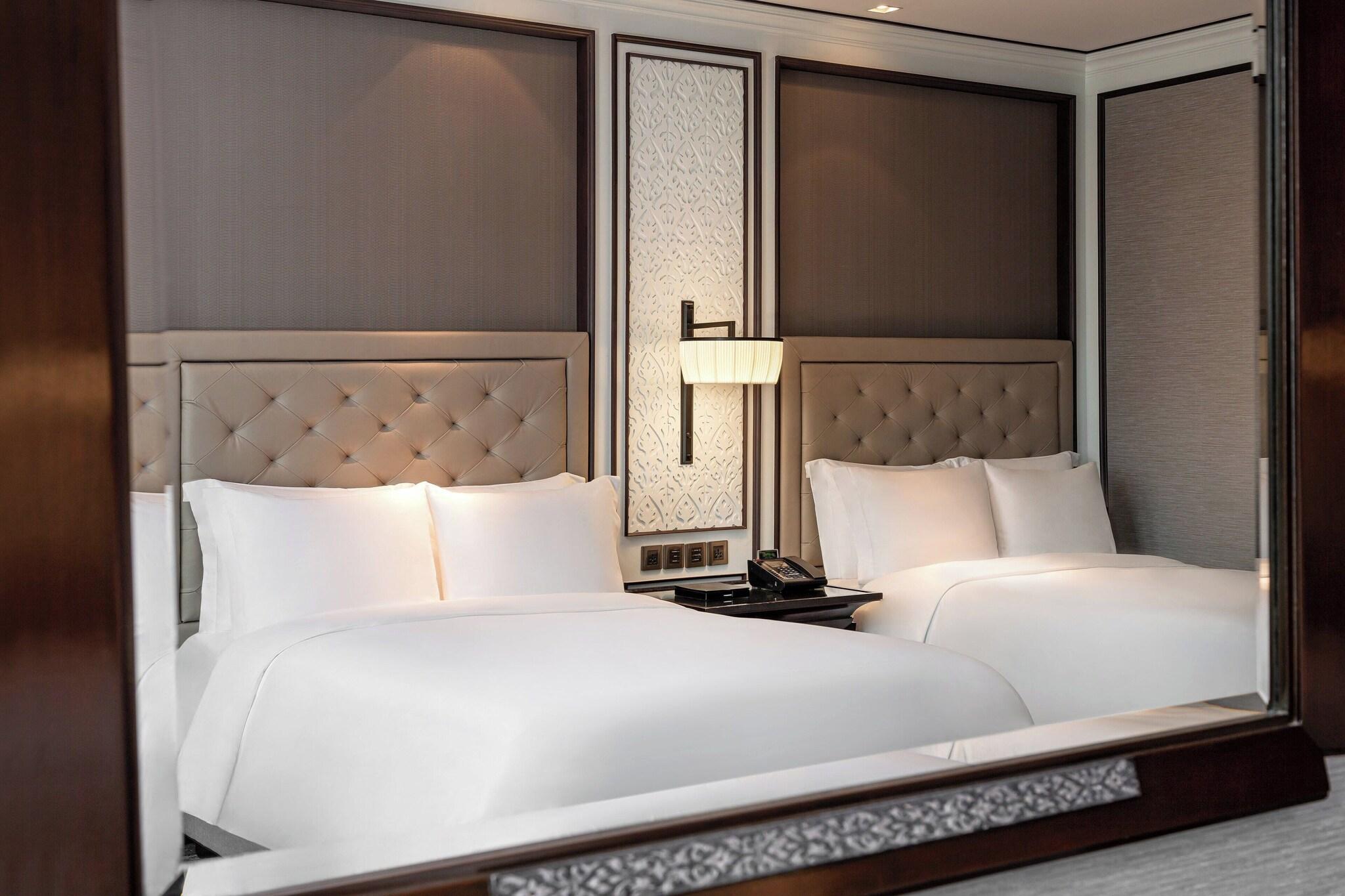 غرفة رباعية بسريرين مزدوجين، THE ATHENEE HOTEL, A LUXURY COLLECTION HOTEL BANGKOK 2/2