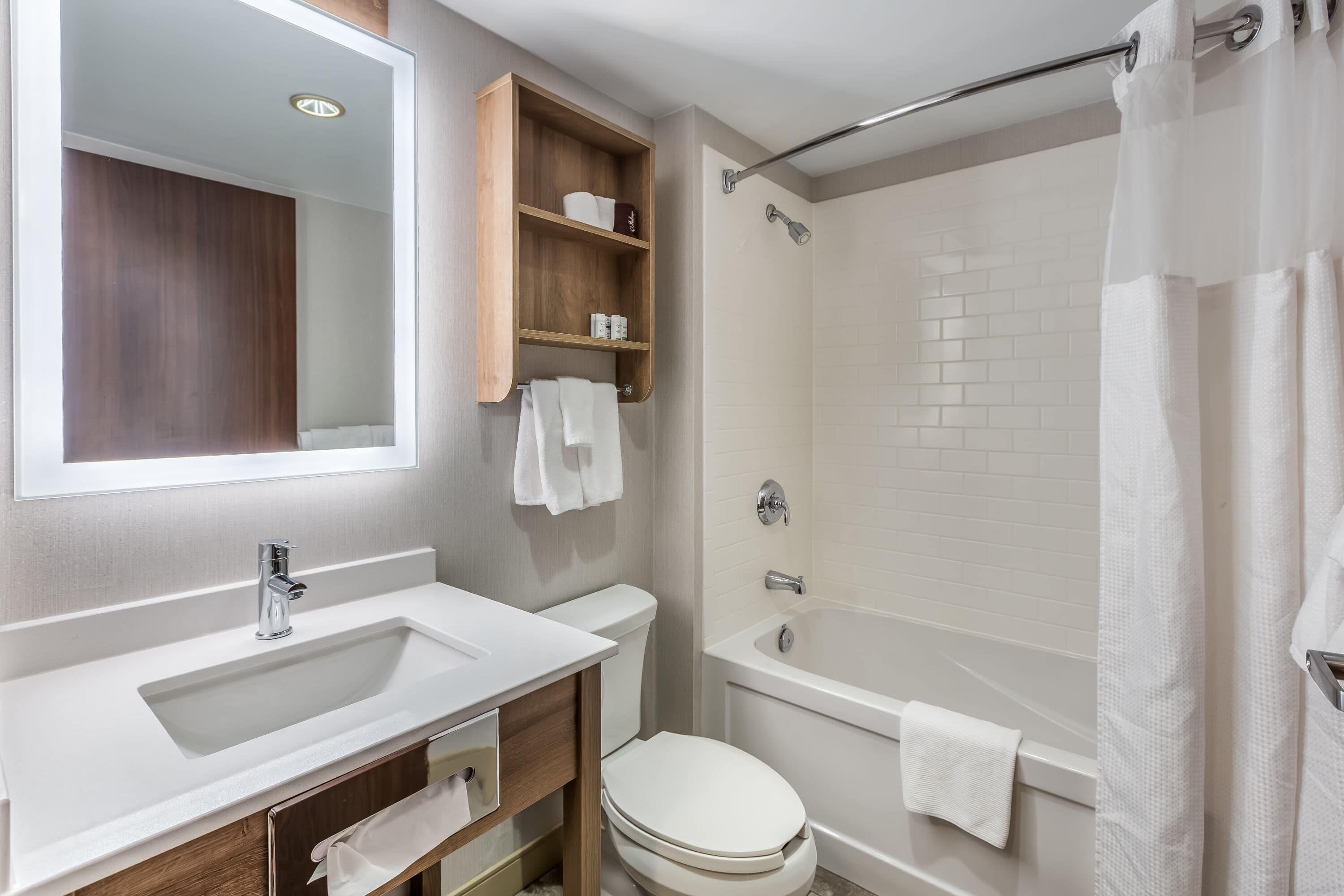 Deluxe, 2 Queen Beds, Microtel Inn Suites By Wyndham Timmins 9/10