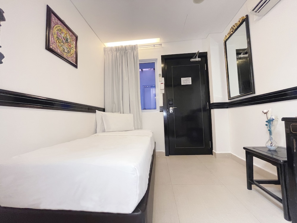The Snooze Hotel Marine Parade (Ex Le Peranakan Hotel) 18/40