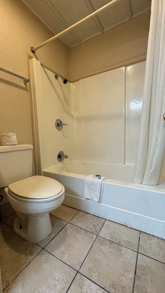 Rodeway Inn Dunmore, PA 16/18