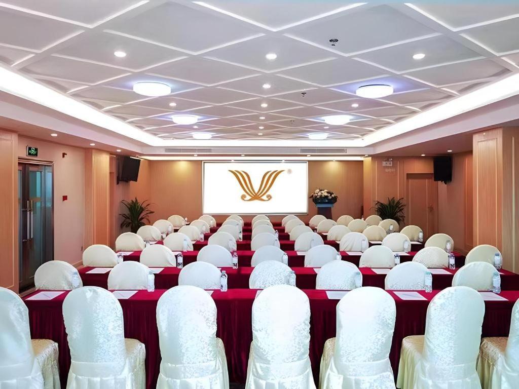 Venus International Hotel (Huizhou West Lake) 52/55