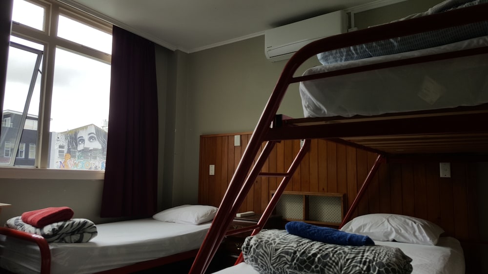 Ariki Backpackers 10/71
