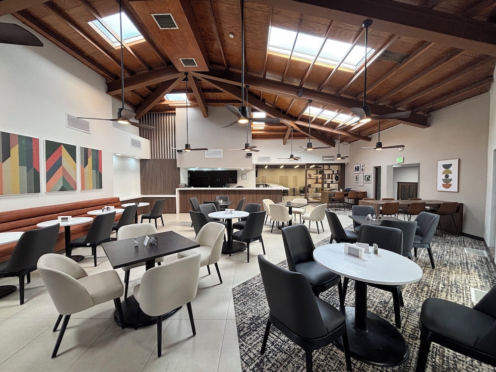 restaurant cafeteria