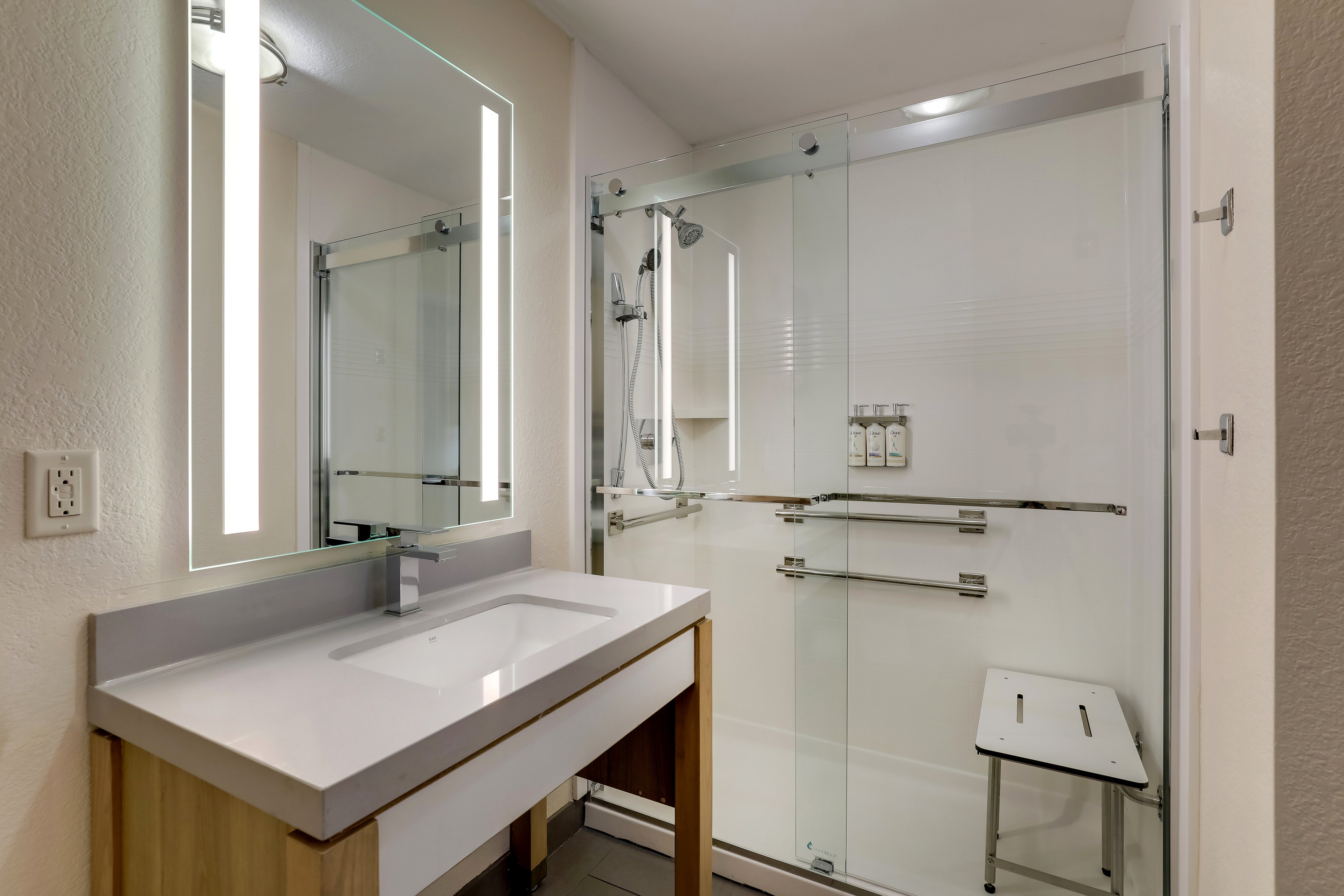 جناح استوديو بسريرين كوين، Candlewood Suites Lexington 10/10