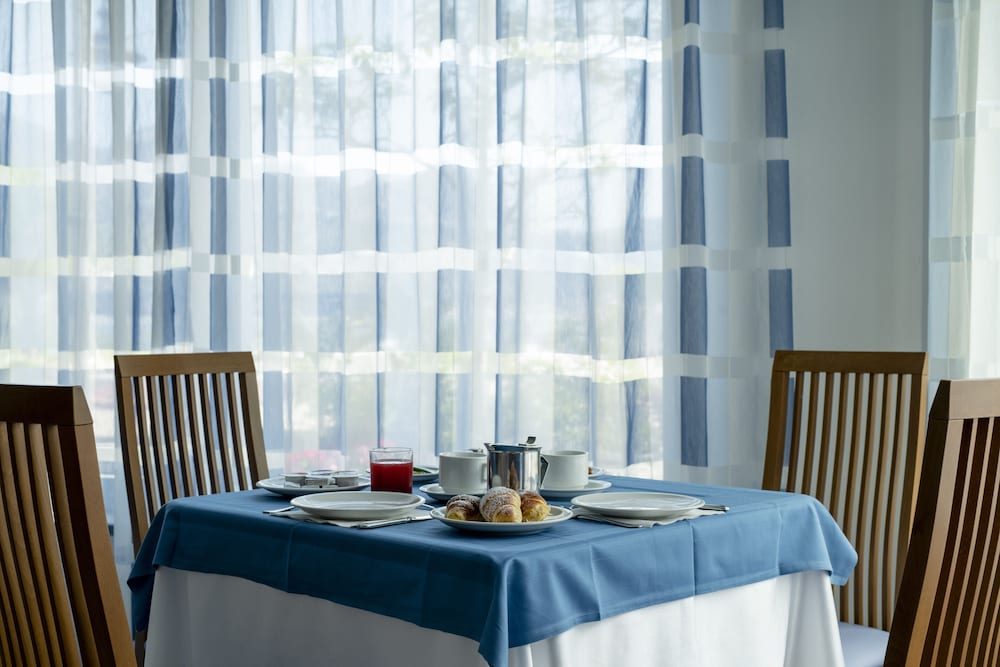Panoramic Hotel 35/45