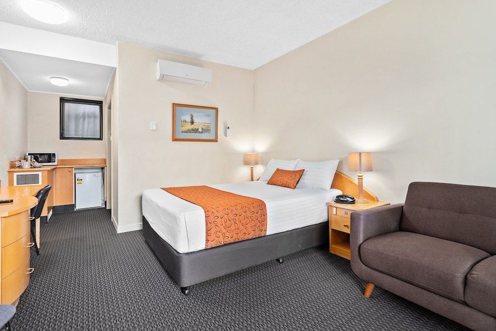 PARK MOTOR INN 15/54