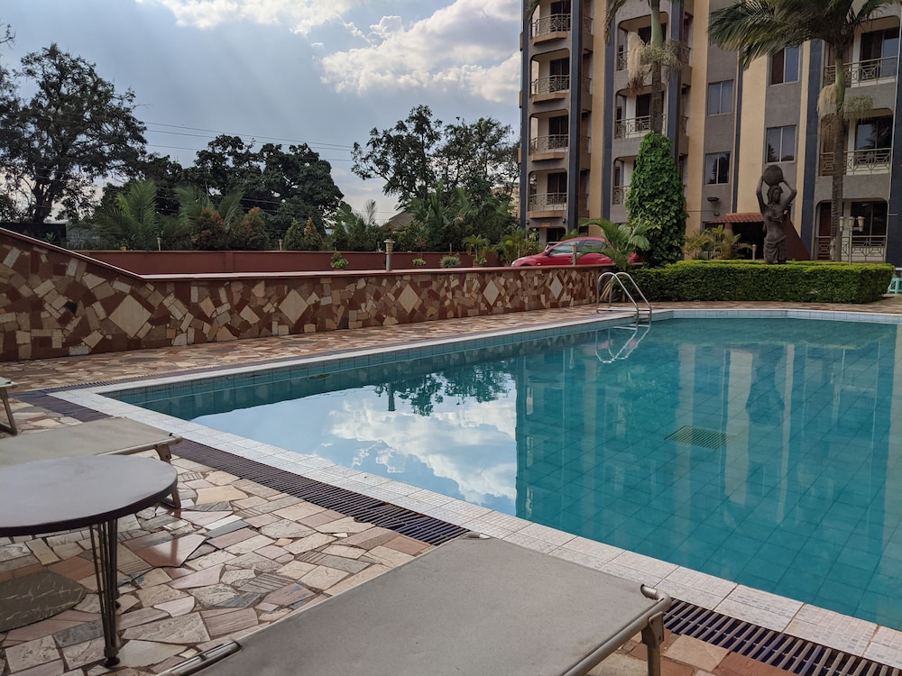 Prestige Hotel Suites 47/50