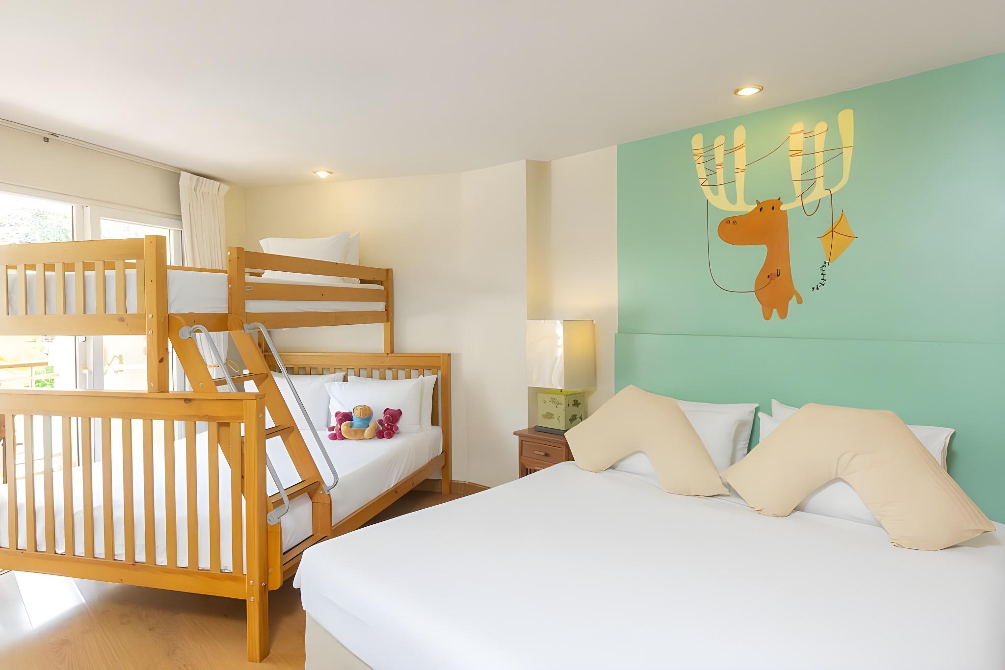 JUNIOR SUITE.
