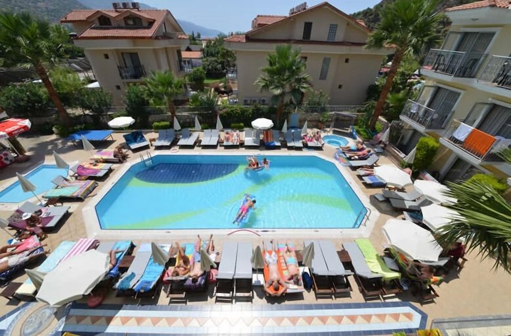 Montebello Beldeniz 18/21