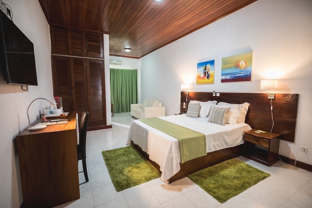 Hotel Praia 14/85