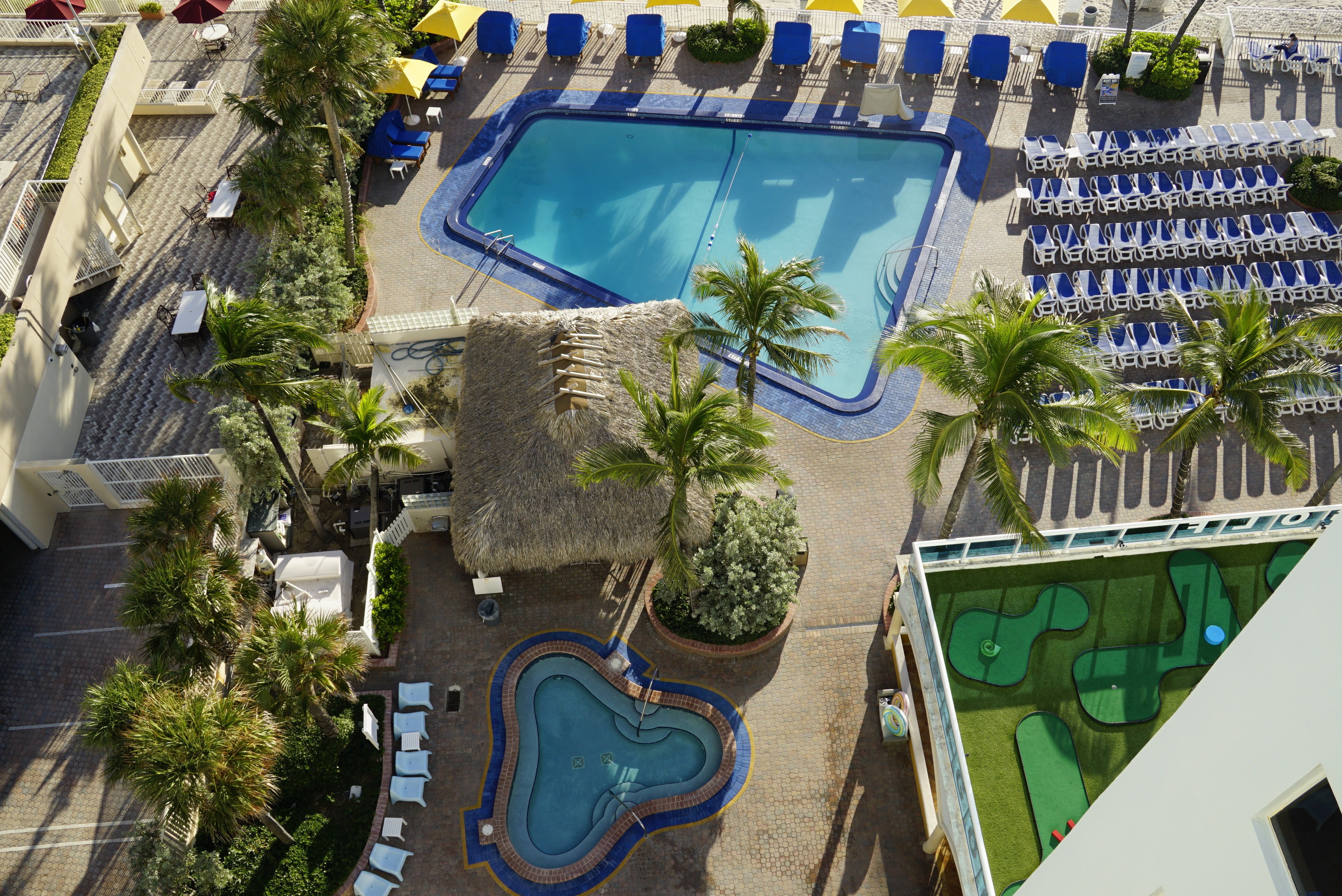 Ocean Sky Hotel And Resort 72/76