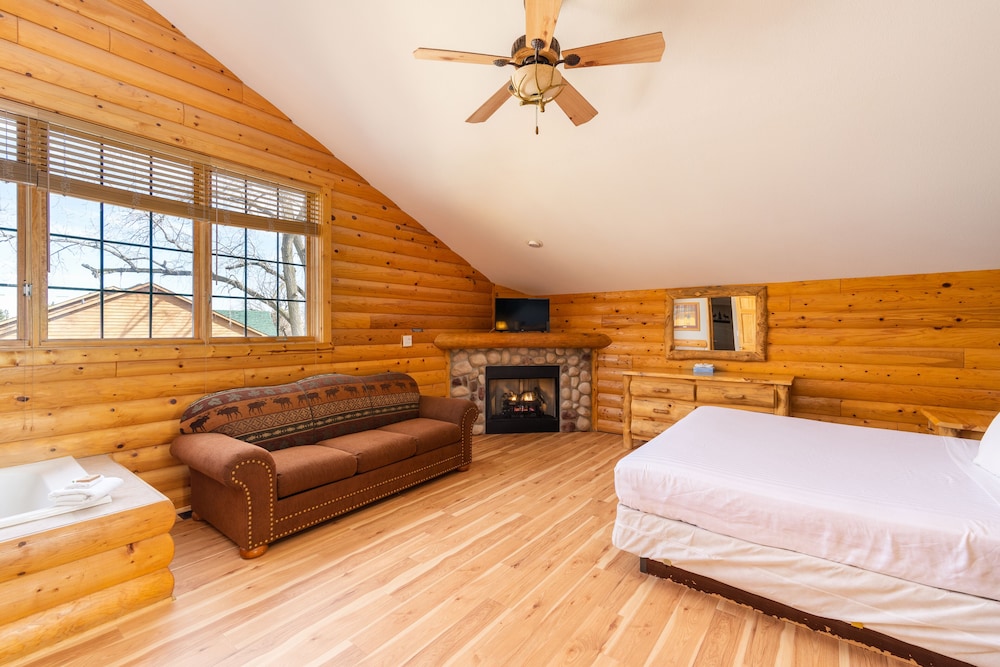 Grand Bear Resort at Starved Rock 23/57