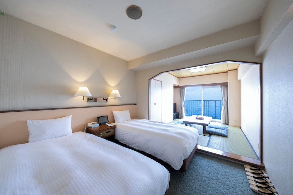 Resorpia Atami 3/47