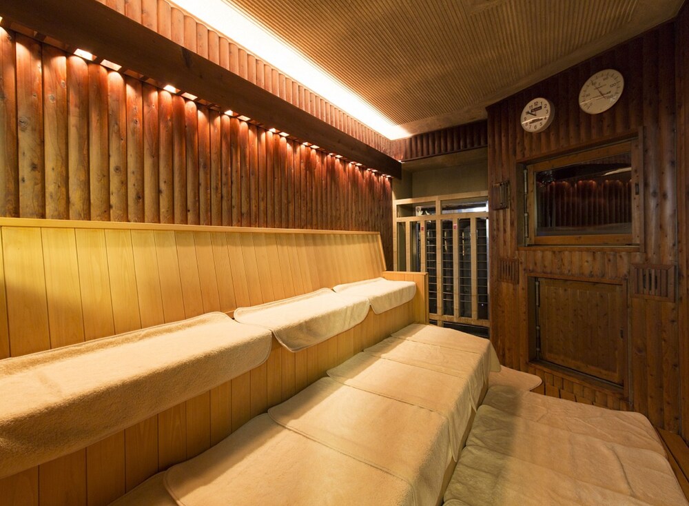 Nagoya B S Hotel 30/55