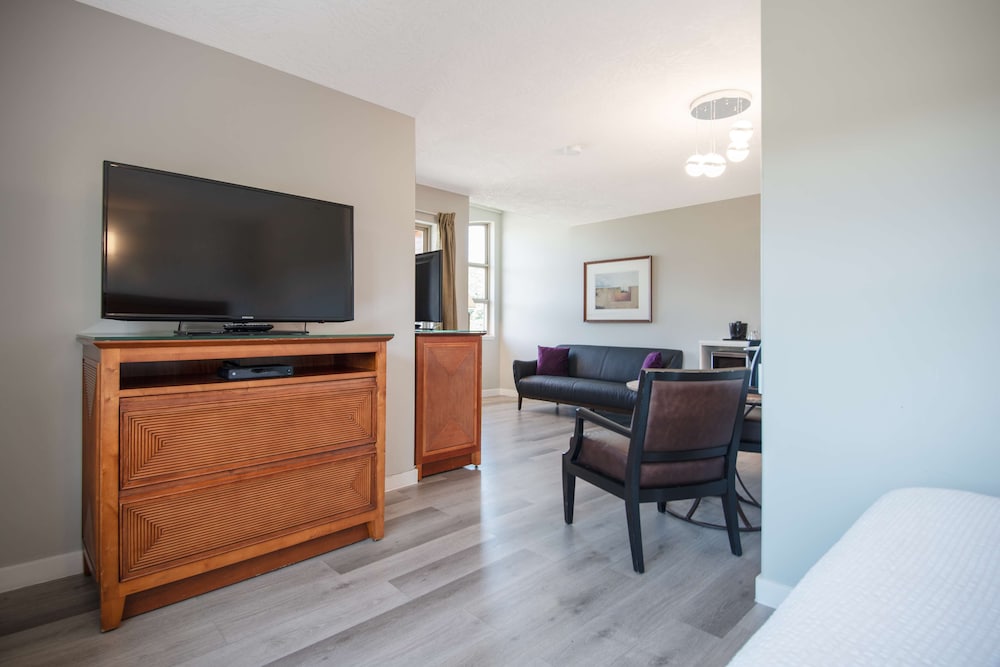 Coast Parksville Hotel 33/50