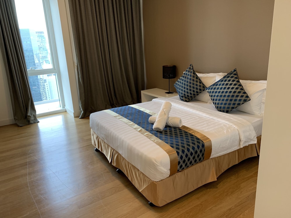 Platinum Service Suite at The Face 12/68