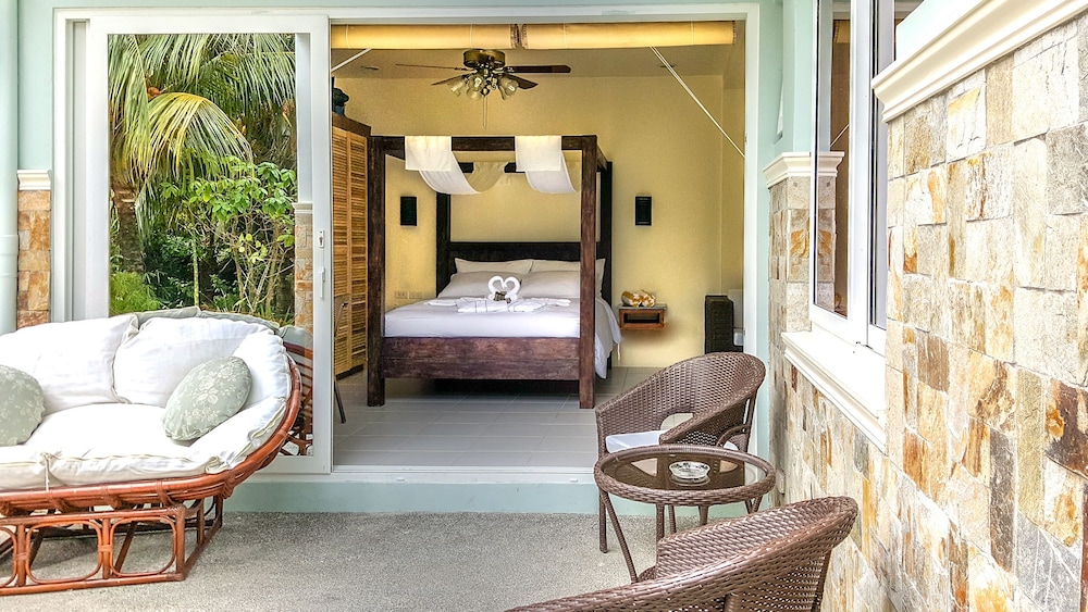 Edgewater Dive & Spa Resort 25/73