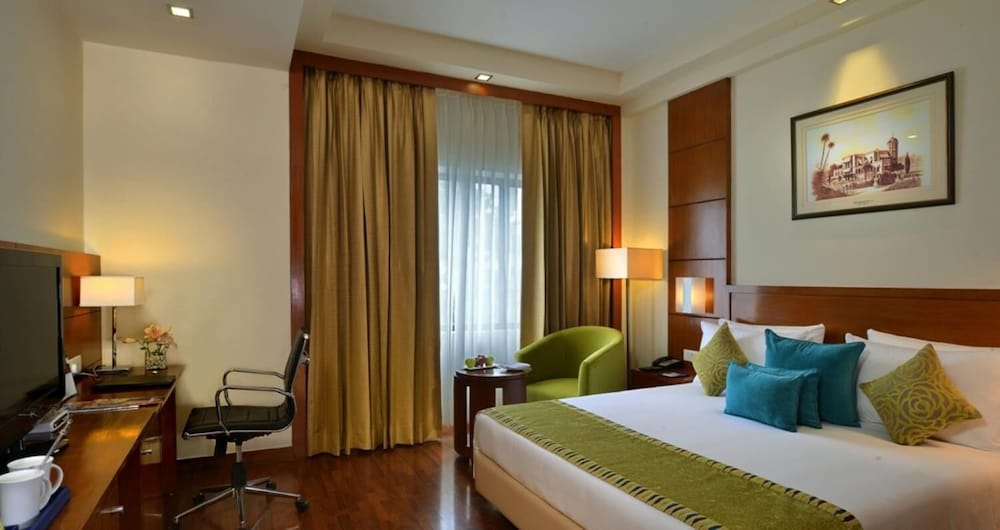 GOLDEN TULIP LUCKNOW 8/39