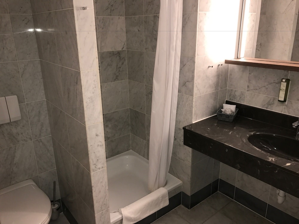 Hotel Des Vignes 58/66