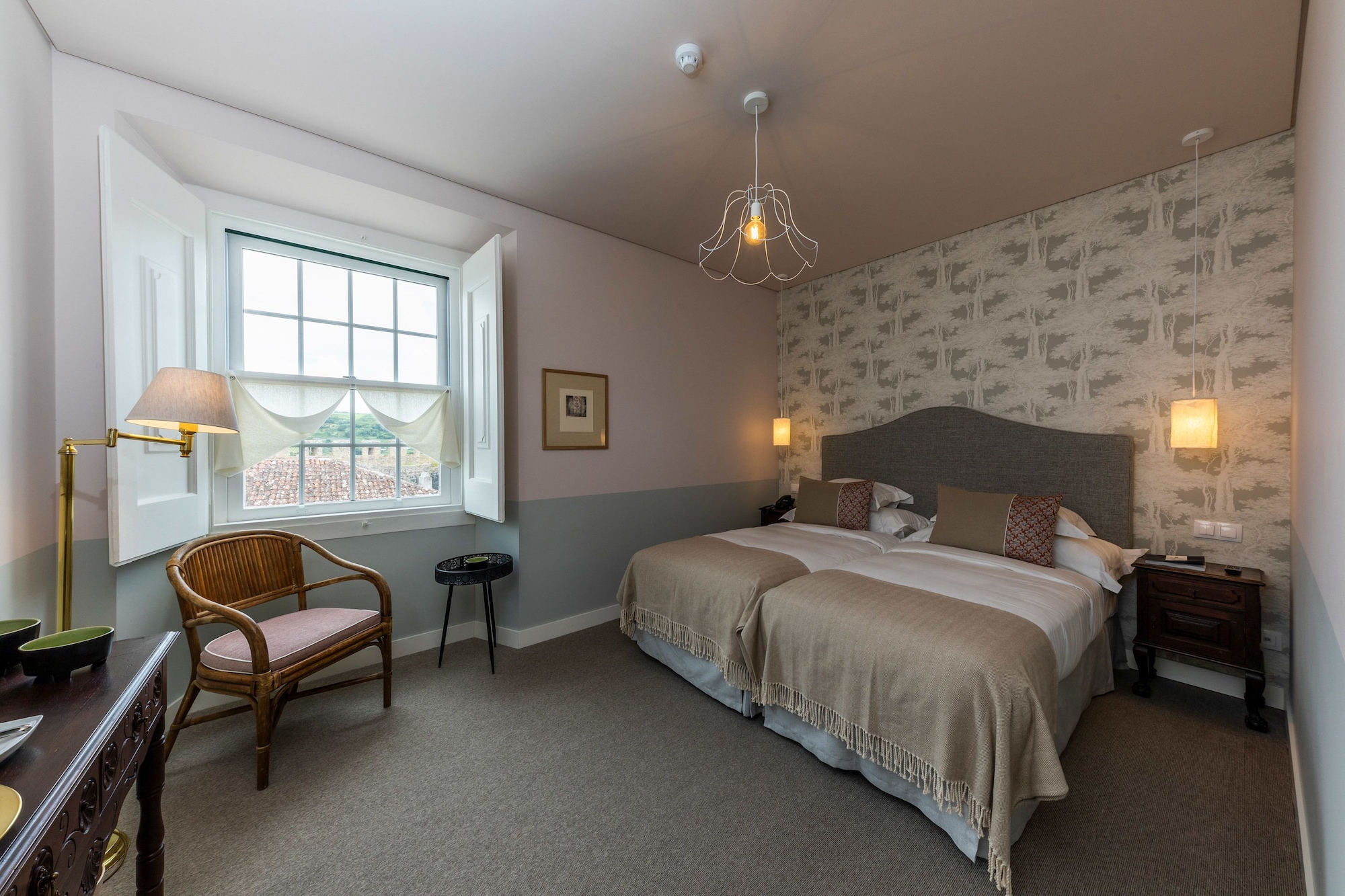Superior, Twin Beds, Village View
