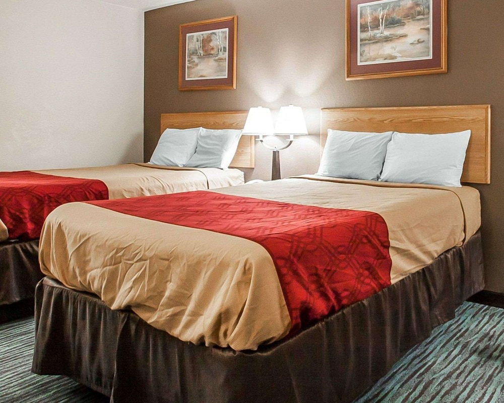 STANDARD, 2 DOUBLE BEDS