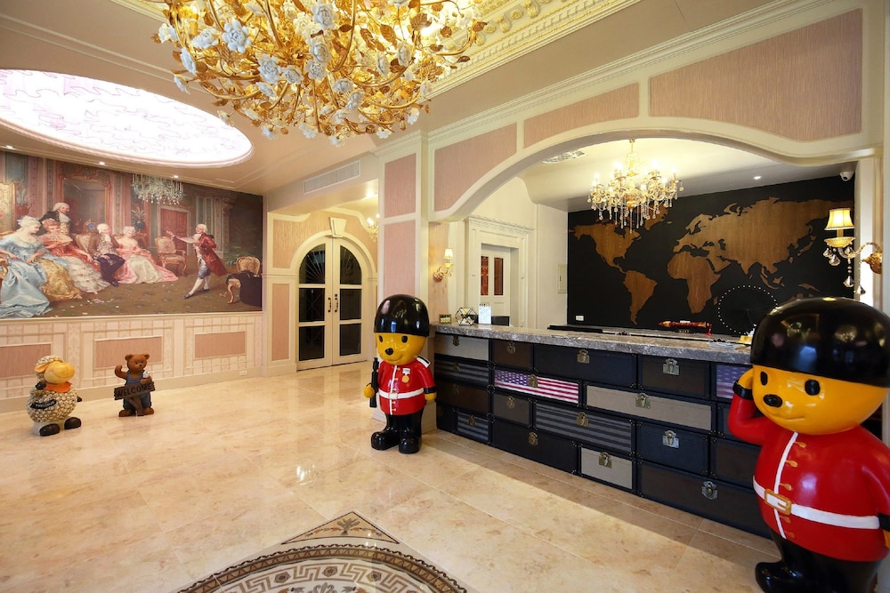 Buckingham Palace B&B 3/56